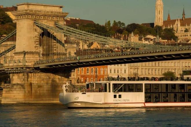 ：为老年人量身打造的欧洲轻松旅游方式J9九游会维京游轮欧洲高端中文旅游团(图2)